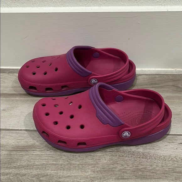 CROCS Purple and Pink Sandals with Perforated Design - Picture 6 of 6